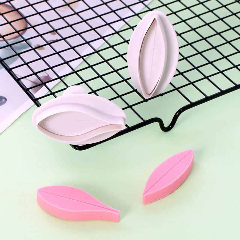 Baking Kitchen At Home - 2Pcs Lily Flower Biscuit Mold Plastic
